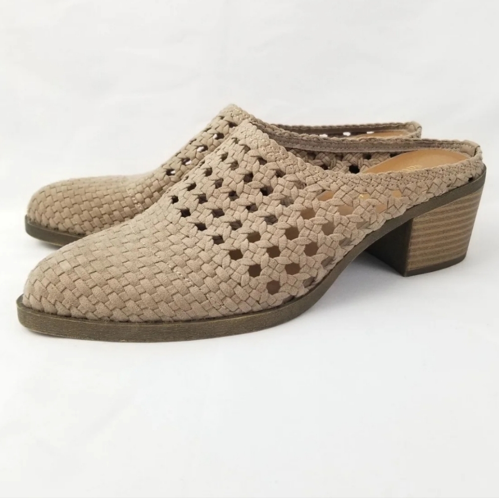 Mules Tan Altare State 6.5 like new